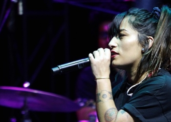 Santiago, 25 de junio de 2016.Ana Tijoux se presenta en el teatro Cariola, mostrando su ultimo LP ÒVengoÓ, un album donde las letras con conciencia social, se mezclan con bases que evocan los distintos paisajes latinoamericanos. El disco ha sido considerado uno de los mejores logrados de la musica en espanol y esto lo llevo a ser nominada a los Premios Grammy norteamericanoDragomir Yankovic/ Aton Chile.
