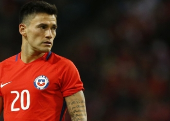 Futbol, Suecia vs ChilePartido amistoso 2018El jugador de la seleccion chilena Charles Aranguiz controla el balon durante el partido amistoso contra Suecia disputado en el estadio Friends Arena de Estocolmo, Suecia.24/03/2018Andres Pina/Photosport Football, Sweden vs ChileFriendly football match 2018Chile's player Charles Aranguiz controls the ball during the friendly football match against Sweden at the Friends Arena in Stockholm, Sweden.24/03/2018Andres Pina/Photosport