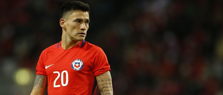 Futbol, Suecia vs ChilePartido amistoso 2018El jugador de la seleccion chilena Charles Aranguiz controla el balon durante el partido amistoso contra Suecia disputado en el estadio Friends Arena de Estocolmo, Suecia.24/03/2018Andres Pina/Photosport  Football, Sweden vs ChileFriendly football match 2018Chile's player Charles Aranguiz controls the ball during the friendly football match against Sweden at the Friends Arena in Stockholm, Sweden.24/03/2018Andres Pina/Photosport