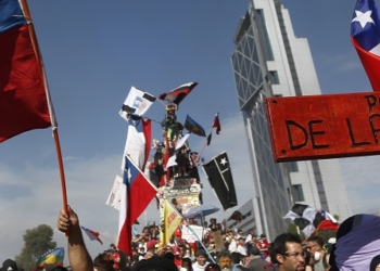 12 de Noviembre de 2019/SANTIAGO Gran cantidad de manifestantes llegan a Plaza Italia en una Nueva jornada de protesta  en dicho lugar.FOTO: CRISTOBAL ESCOBAR/AGENCIAUNO
