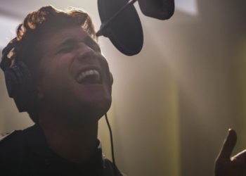 LUIS MIGUEL LA SERIE - Temporada 2 (L to R) DIEGO BONETA as LUIS MIGUEL in Episode 205 of LUIS MIGUEL LA SERIE Temporada 2. Cr. NETFLIX ©️ 2021