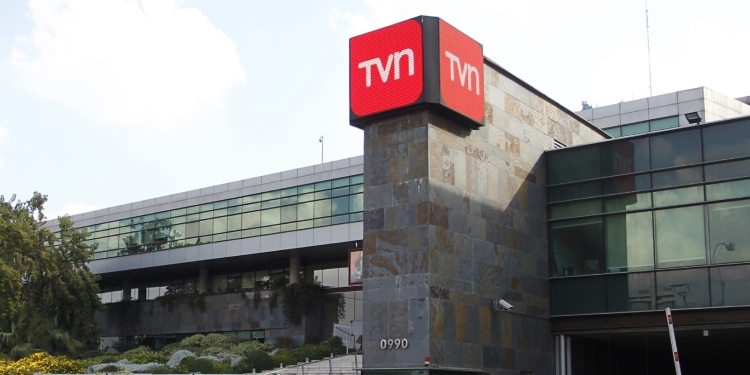 Periodista de TVN desvinculado se despide