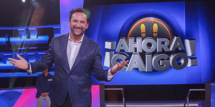 Daniel Fuenzalida de Ahora Caigo con ex participantes de Rojo