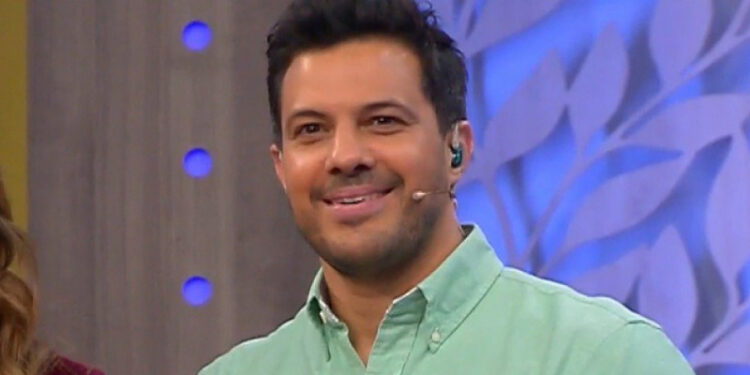 Simón Oliveros Buenos Días A Todos