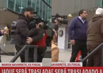 Empujan a prensa en Municipio de Recoleta