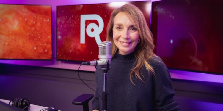 karen doggenweiler radio romántica