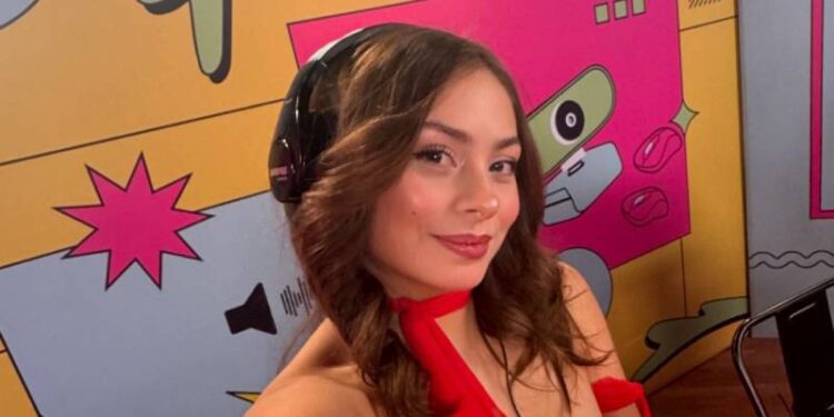 Skarleth Labra fue trolleada en plena transmisión.