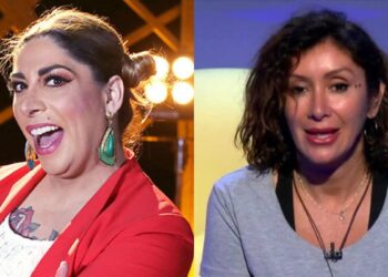 Botota Fox barre con Angélica Sepúlveda