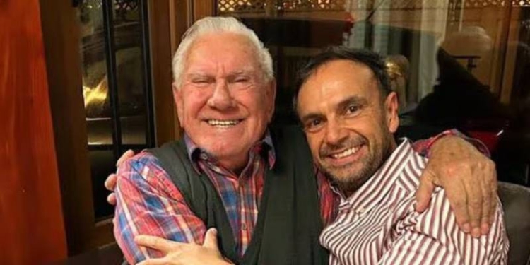 Rodrigo Sepúlveda junto a su papá que falleció esta semana.
