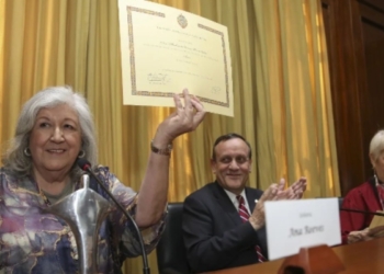 Anita Reeves y Silvia Santelices reciben Título después de décadas de lucha