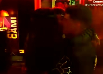 karina beso gran hermano