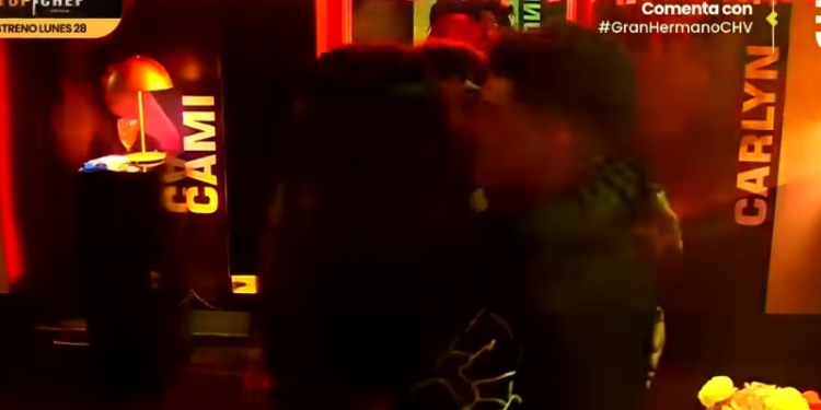 karina beso gran hermano