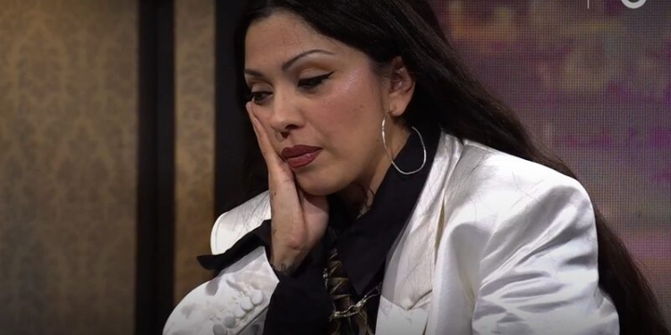 Mon Laferte cuenta sobre actuar de Rafael Araneda