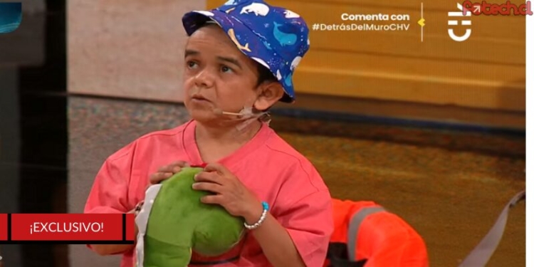 Miguelito en Detrás El Muro
