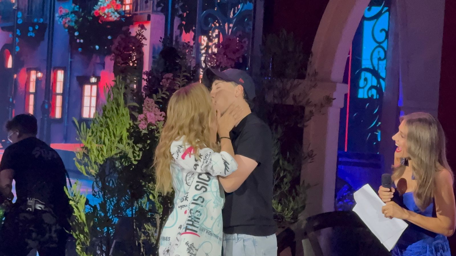 Beso Carla Jara y Diego Urrutia Olmue