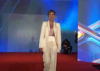Fran García Huidobro llegó atrasada a la Gala de viña