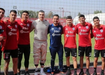 Cristóbal Campos visitó a los jugadores de la Roja