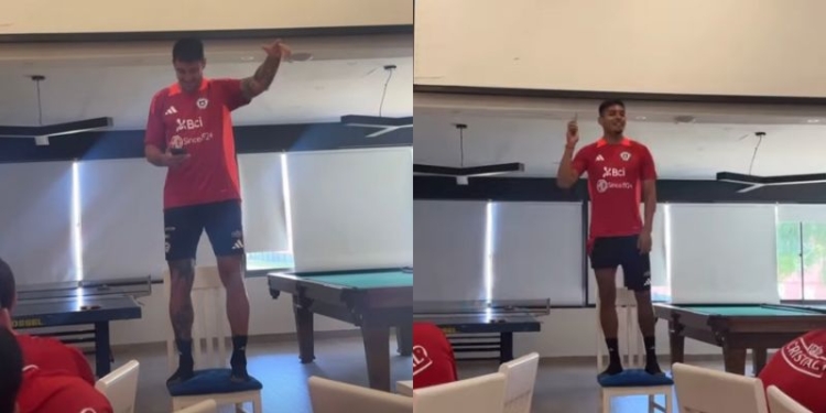 "Bautizo": Zampedri se presentó y cantó ante los jugadores de la Roja