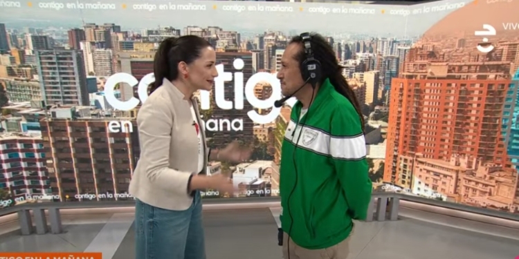 Andrea Arístegui recordó polémico corte de pelo de Viñuela