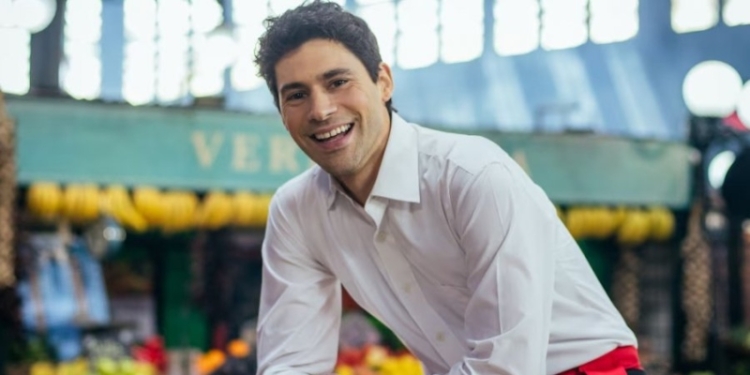 Director de Nuevo Amores de Mercado tuvo emotivo reconocimiento a Pedro Campos