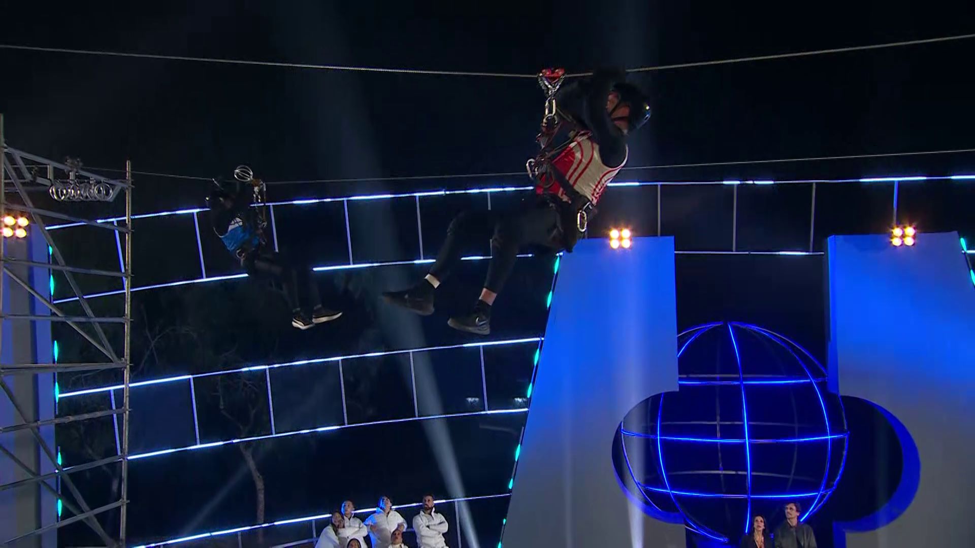 Duelo Mundos Opuestos