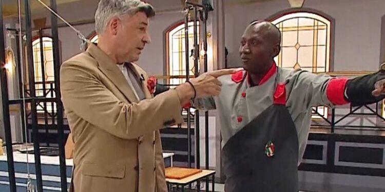 Critican a Yann Yvin por traro en "El Internado".