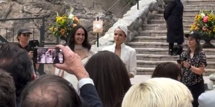 Fernanda Urrejola y Francisca Alegría se casaron tras seis años de relación