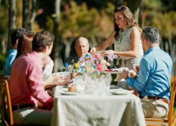 personajes el jardín de olivia