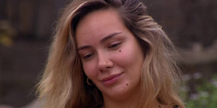 Sanción Valentina Concha en Mundos Opuestos