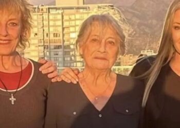 Marcela Vacarezza reacciona a críticas por foto con su hermana Adriana.