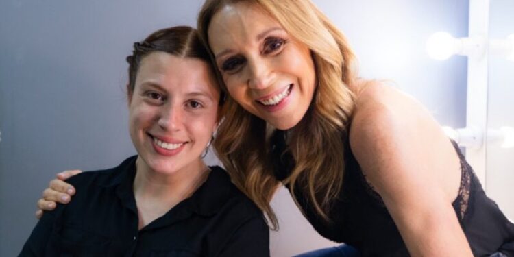 Así será el primer vestido que lucirá Karen Doggenweiler en Viña 2026.