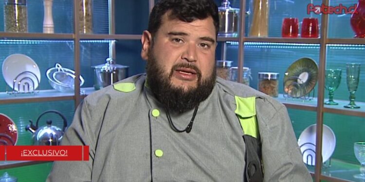 Otakin se lanzó contra Arenita.