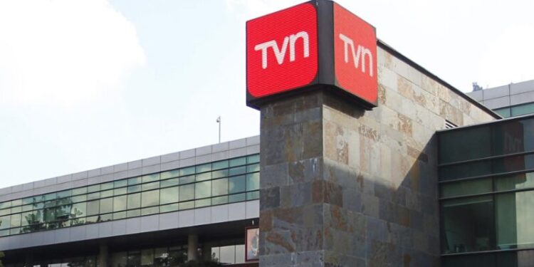 Periodista se despide de TVN