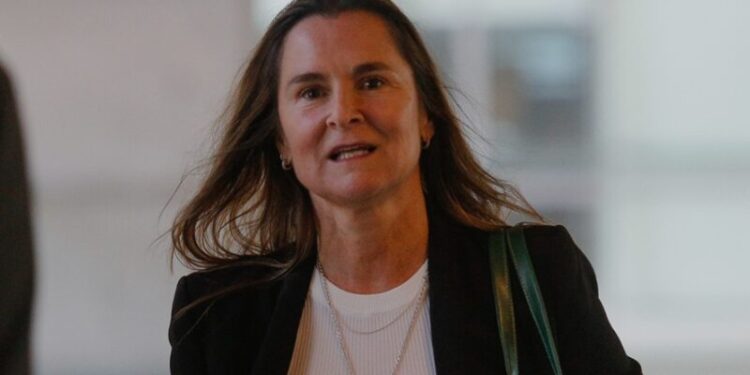 Mega emitió disculpas públicas a Paulina de Allende-Salazar.