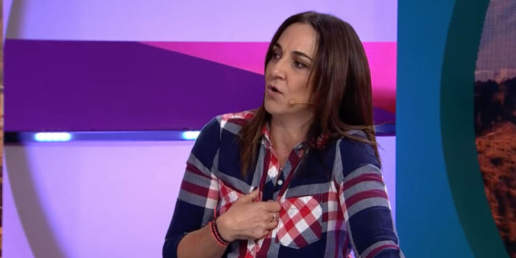 renata bravo renuncia milf